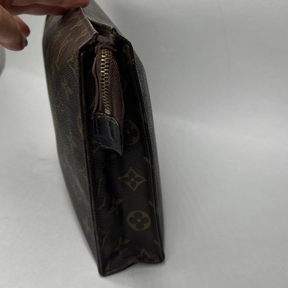Louis Vuitton Vintage Large Zip
Top Clutch Bag Pouch 9.75” x 7.5” x 2” - Picture 2 of 15